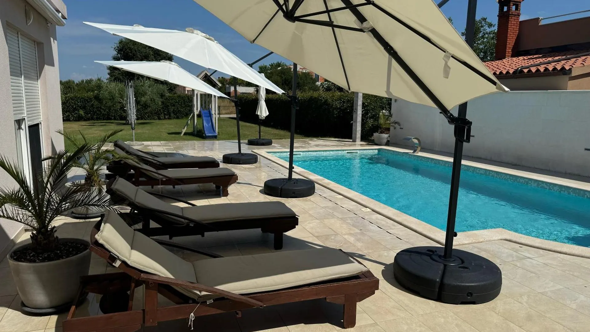 Valdebek Apartments With Pool 풀라