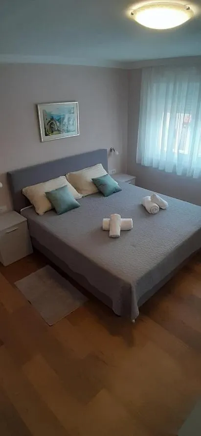 Valdebek Apartments With Pool Pula Croatia